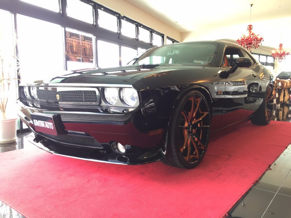 ダッジ　	CHALLENGER ＳＲＴ8